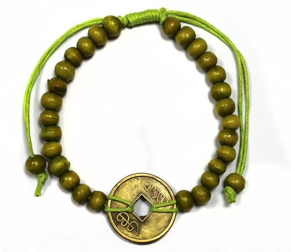 Albecia-Holz & Glücksmünzen (Limettengrün) - Feng-Shui-Armband