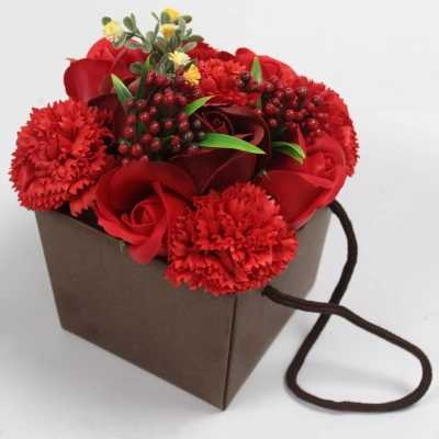 Seifenblumen-Arrangement Rot & Nelke - Kunsthandwerk-Seifenbouquet